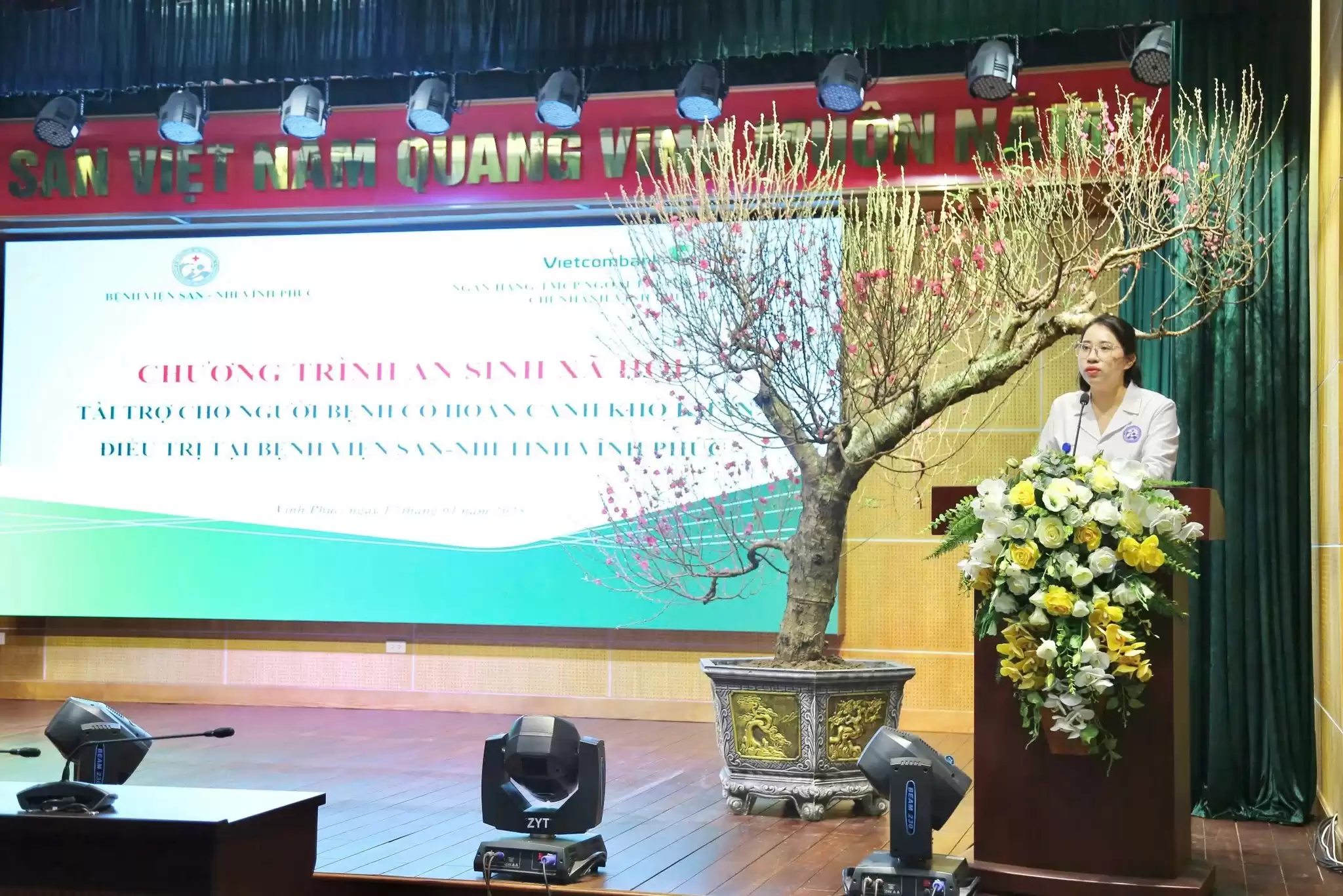 BS.CKI. Nguyễn Thị Hồng Linh – Phó Trưởng phòng Kế hoạch tổng hợp, đại diện Bệnh viện Sản Nhi Vĩnh Phúc, gửi lời cảm ơn sâu sắc đến Ngân hàng TMCP Vietcombank chi nhánh Vĩnh Phúc và các bệnh nhi cùng gia đình đã tham gia chương trình thiện nguyện đầy ý nghĩa.