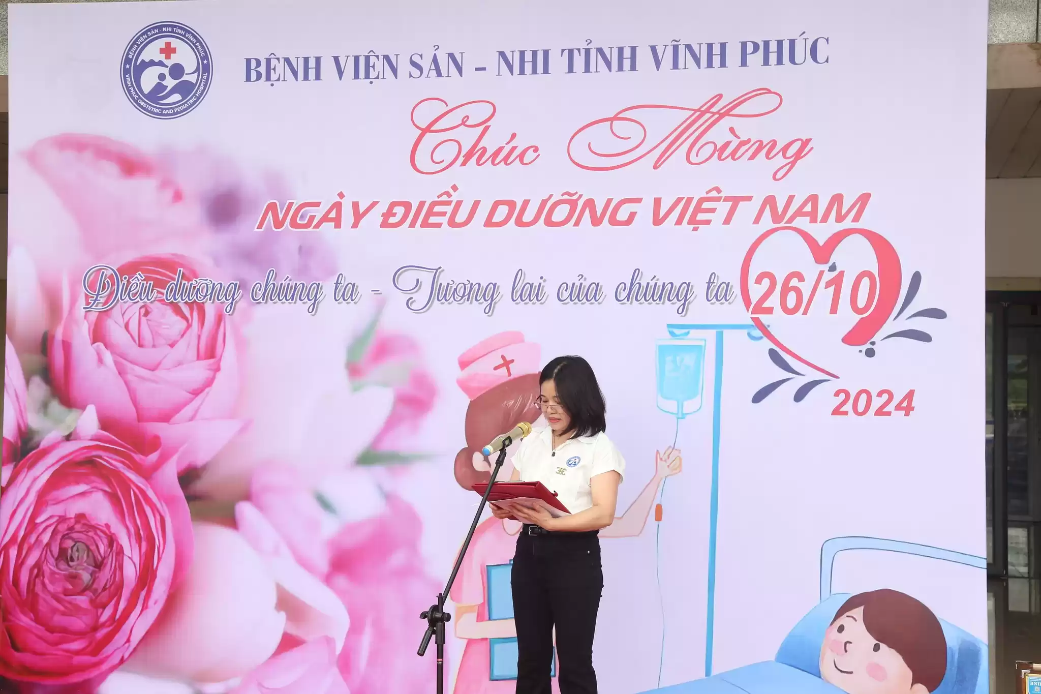 Kỷ niệm ngày điều dưỡng việt nam 26/10 1 HS.CKI. Nguyễn Thị Thu Huyền - TP Điều dưỡng Bệnh viện phát biểu khai mạc, tuyên bố lí do và ôn lại về lịch sử Ngành điều dưỡng Việt Nam