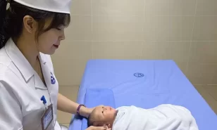 Sàng lọc mất thính lực bẩm sinh ở sơ sinh