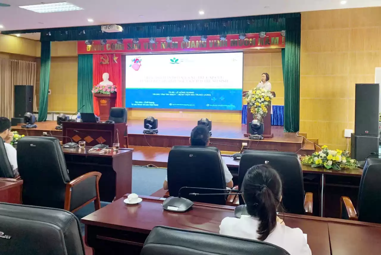 BSCKII. Nguyễn Thu Thủy - Phó Giám đốc Bệnh viện Sản Nhi Vĩnh Phúc phát biểu khai mạc lớp tập huấn