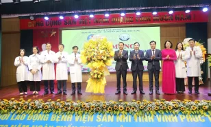 Bí thư tỉnh ủy thăm và chúc mừng bệnh viện sản – nhi tỉnh vĩnh phúc nhân kỷ niệm 70 năm ngày thầy thuốc việt nam
