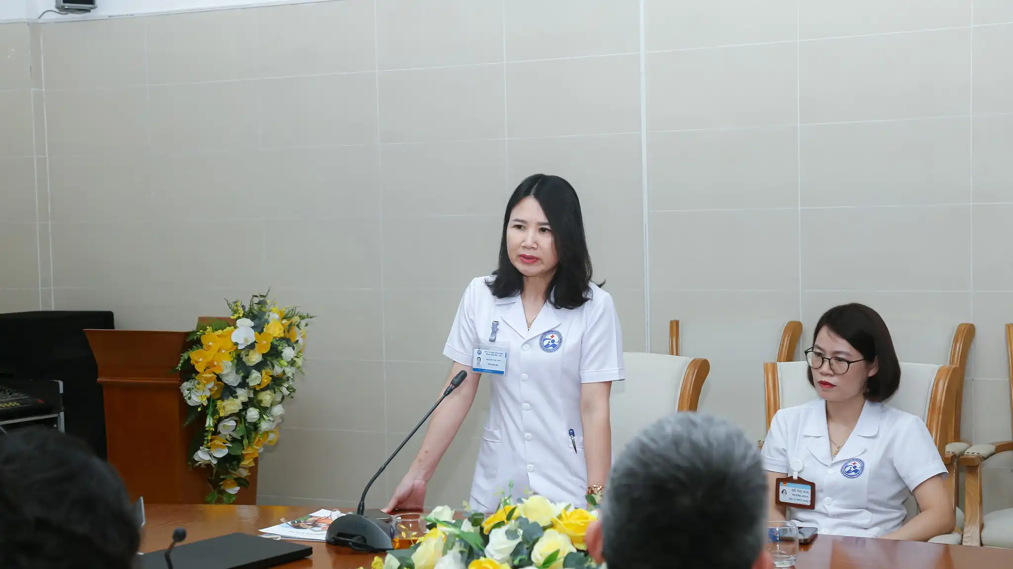 BSCKII. Nguyễn Thu Thủy - Phó Giám đốc Bệnh viện - Chủ trì buổi sinh hoạt khoa học.