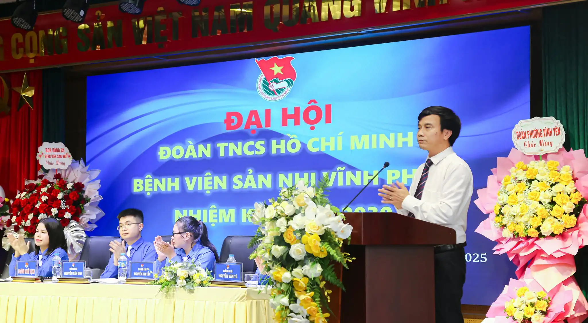 Đ/c Tô Quang Hưng - Bí thư Đảng ủy - Giám đốc Bệnh viện Sản Nhi VĨnh Phúc phát biểu tại Đại hội. 