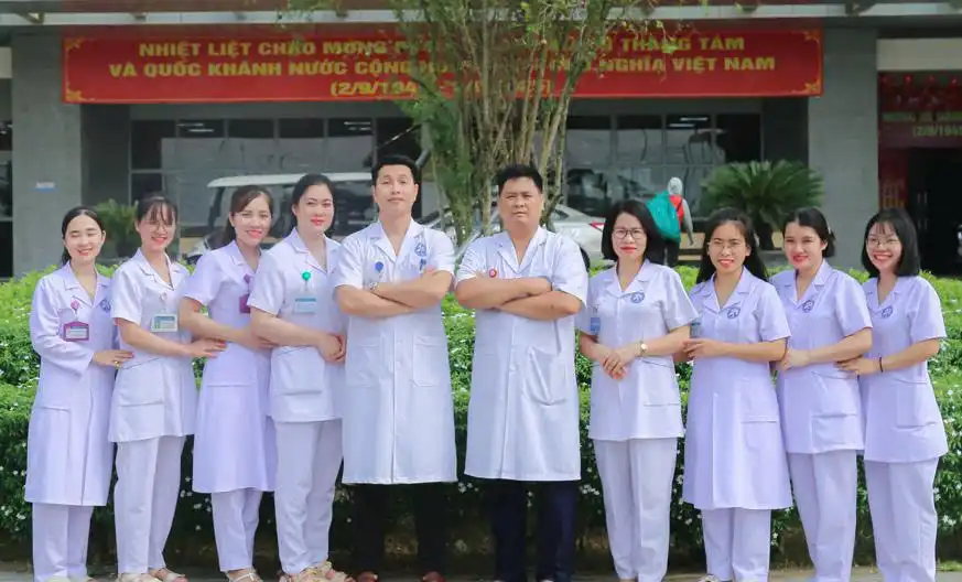 Tập thể khoa Phụ Bệnh viện Sản Nhi Vĩnh Phúc.