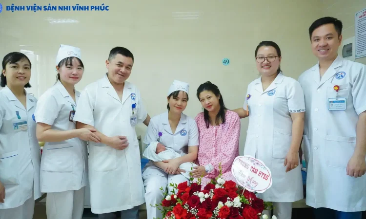 Trung tâm Hỗ trợ sinh sản Bệnh viện Sản Nhi Vĩnh Phúc chúc mừng gia đình chị M.T thành công trong hành trình tìm con.