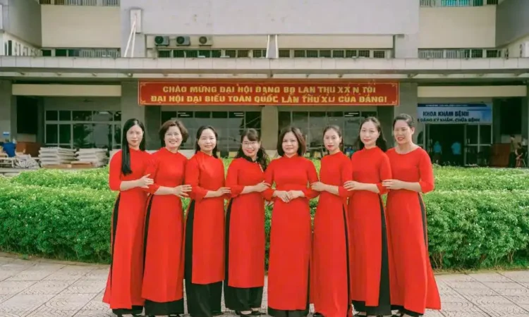 Tập thể Phòng điều dưỡng Bệnh viện Sản Nhi Vĩnh Phúc.