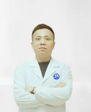 Phó trưởng khoa Dược: Dược sĩ chuyên khoa I. Đào Thanh Phú.