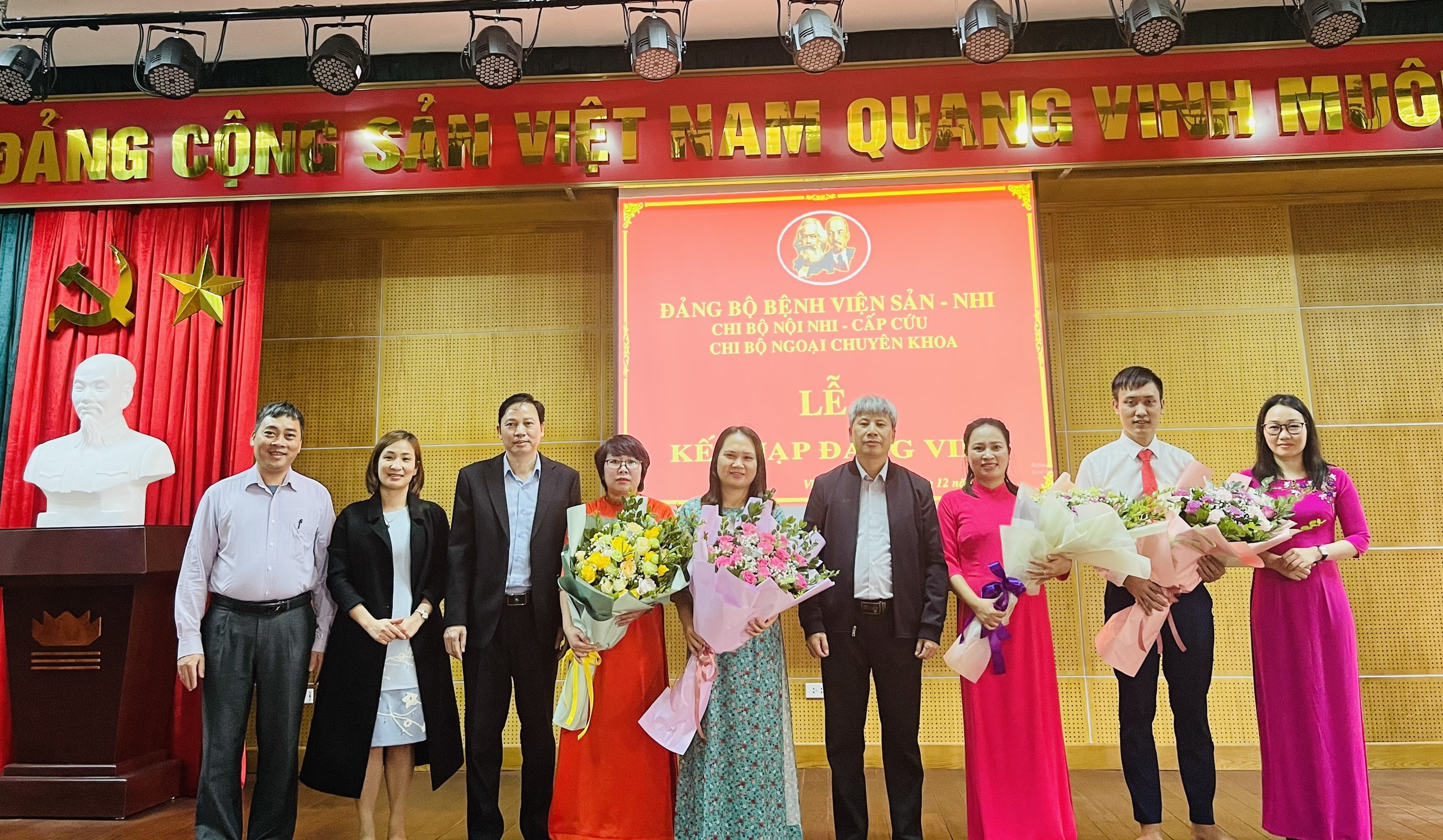 KẾT NẠP ĐẢNG VIÊN MỚI