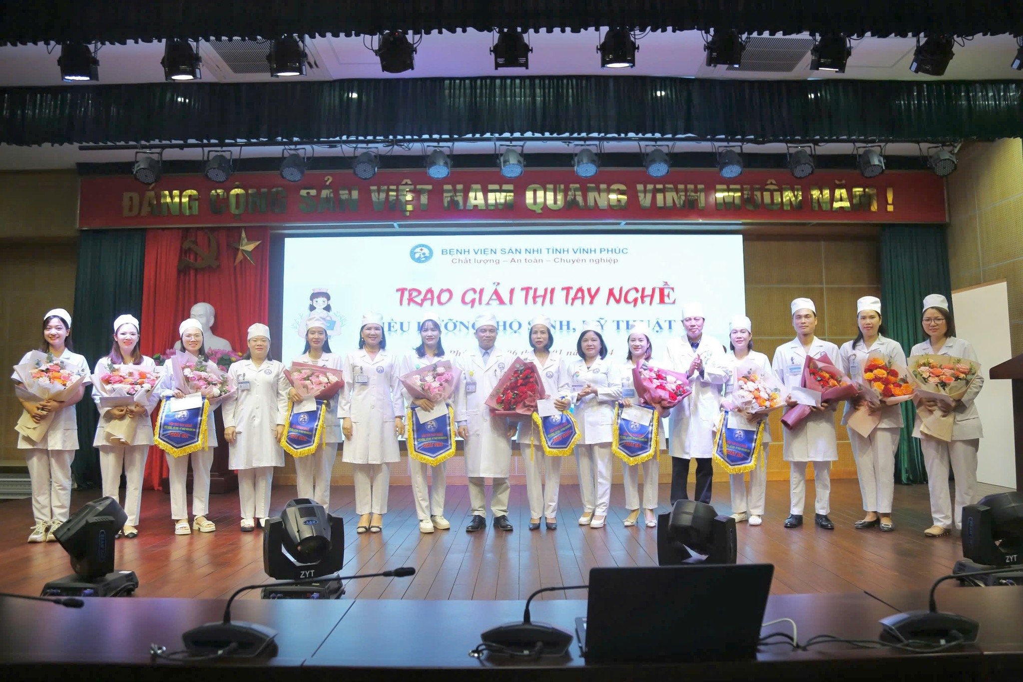 THI TAY NGHỀ ĐIỀU DƯỠNG, HỘ SINH, KỸ THUẬT Y BỆNH VIỆN SẢN NHI TỈNH VĨNH PHÚC NĂM 2024