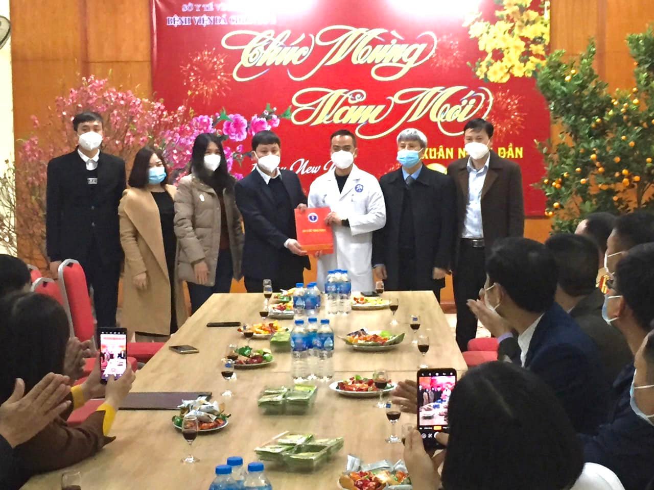 GẶP MẶT VÀ CHÚC TẾT ĐỘI NGŨ Y BÁC SĨ BỆNH VIỆN DÃ CHIẾN SỐ 2.