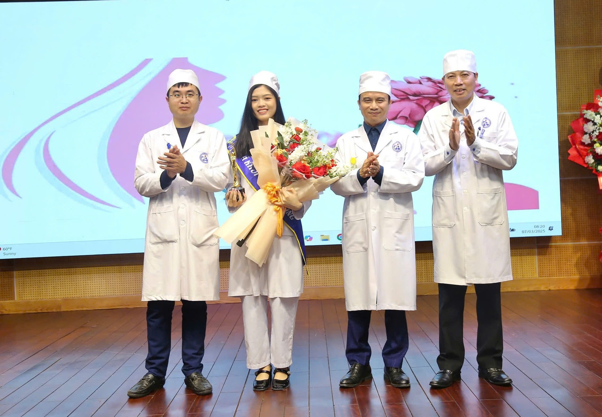 Đoàn công tác Bộ Y tế kiểm tra công tác kiểm dịch tại sân bay Nội Bài