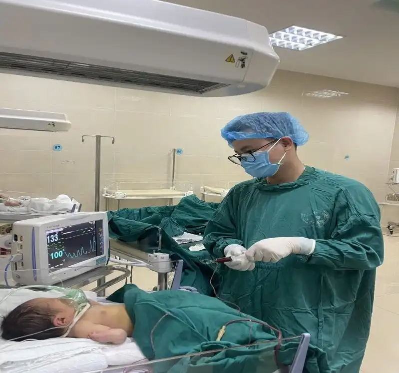 Kỹ thuật thay máu sơ sinh.