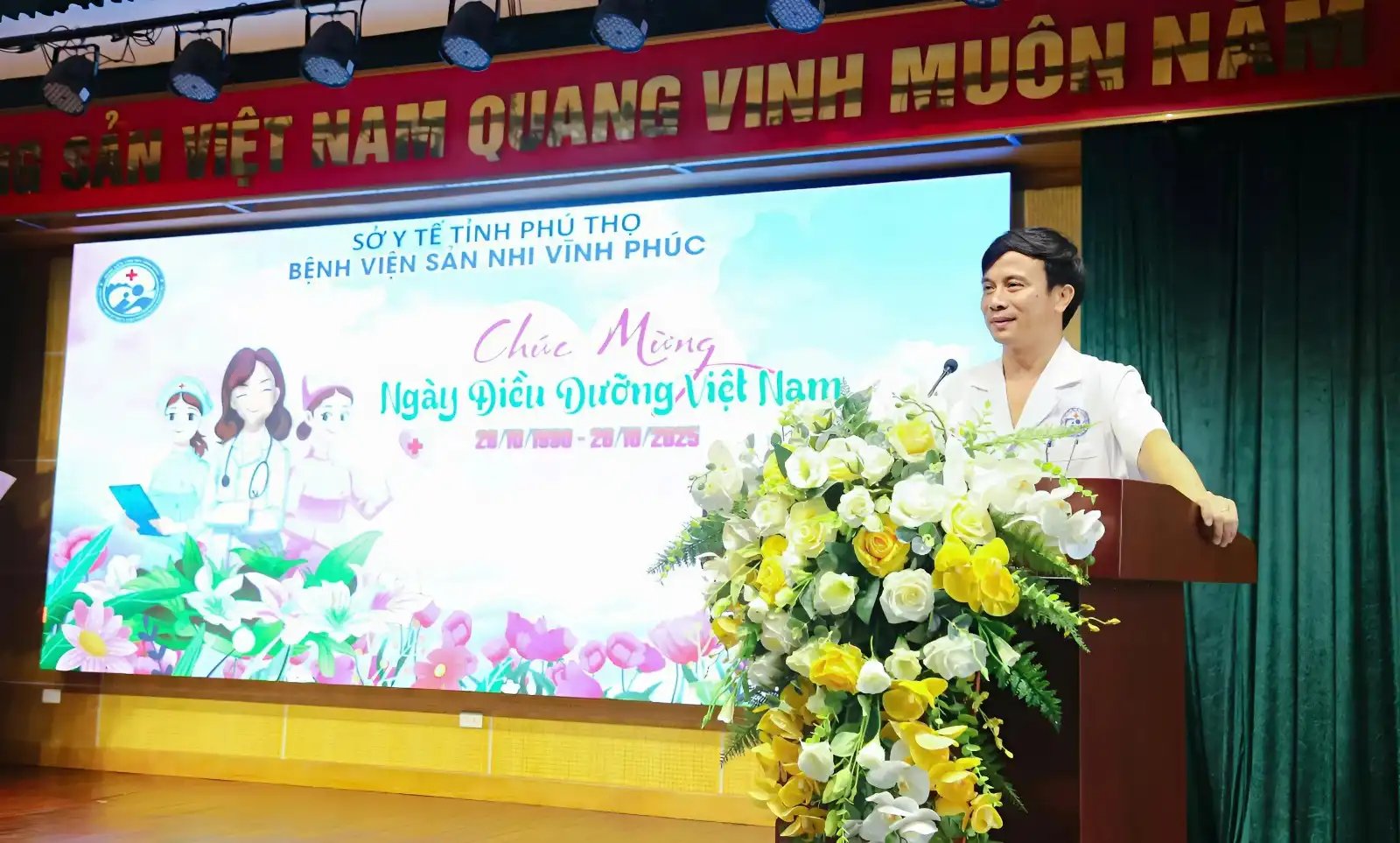Chúc mừng 35 năm ngày Điều dưỡng Việt Nam (26/10/1990-26/10-2025). 1 BSCKII. Tô Quang Hưng Bí thư Đảng ủy Giám đốc Bệnh viện Sản Nhi Vĩnh Phúc phát biểu chúc mừng, tri ân đội ngũ Điều dưỡng, Hộ Sinh, Kỹ thuật y