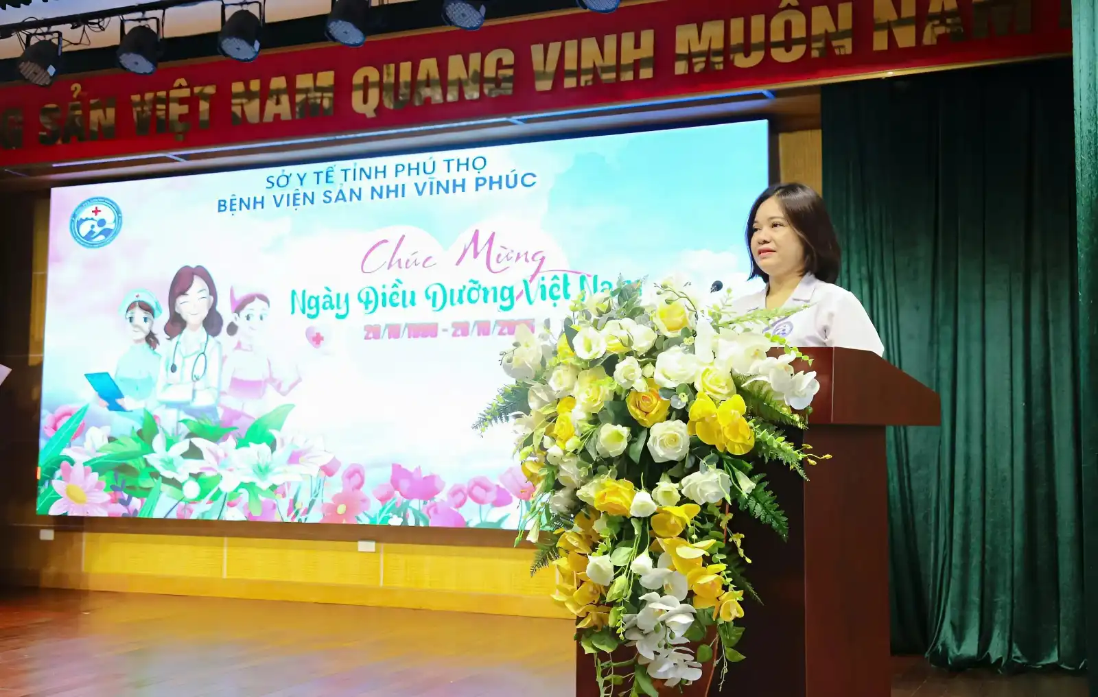 Chúc mừng 35 năm ngày Điều dưỡng Việt Nam (26/10/1990-26/10-2025). 2 HSCKI. Nguyễn Thị Thu Huyền Trưởng phòng Điều dưỡng Bệnh viện phát biểu cảm ơn