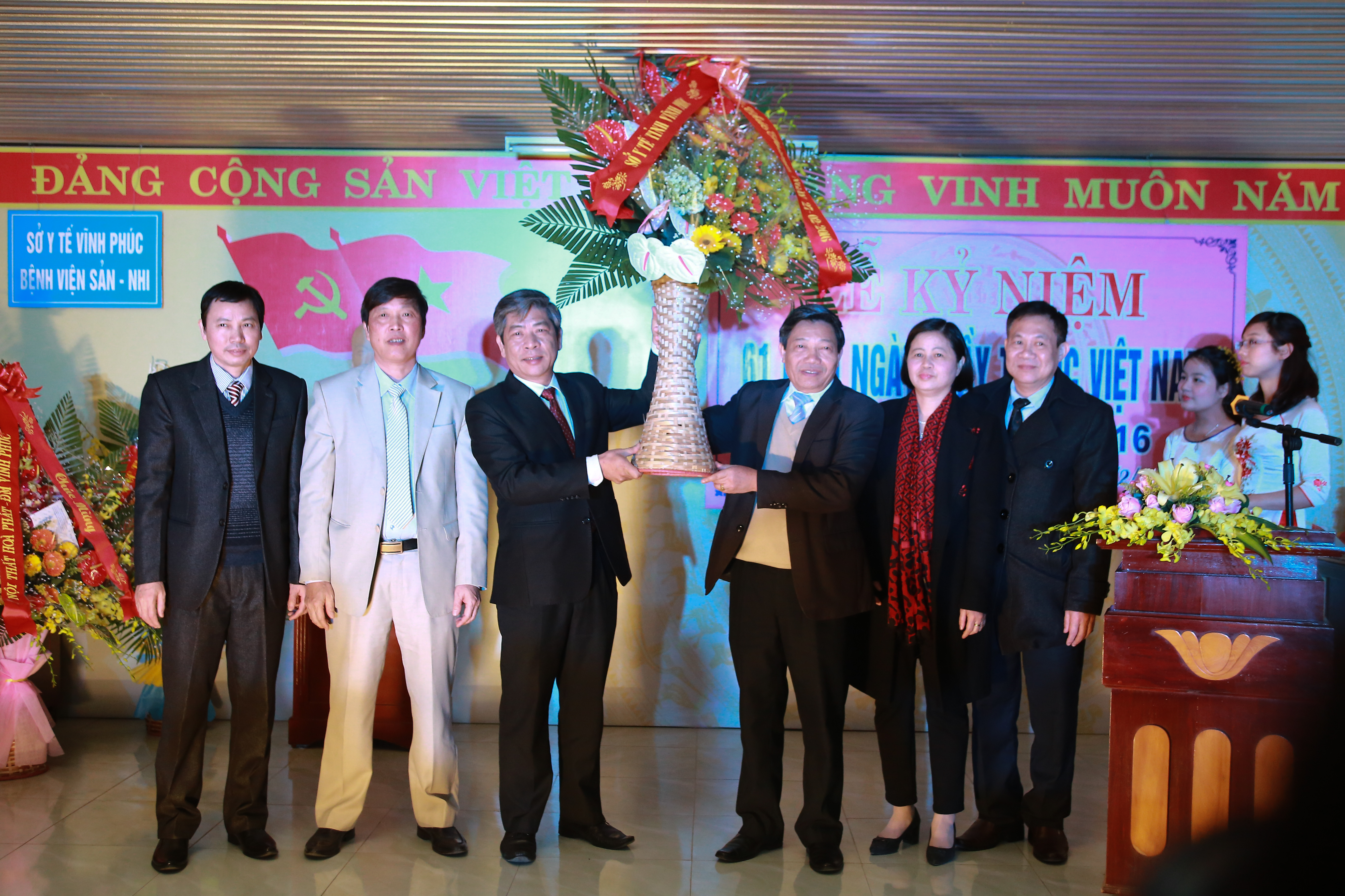 Bệnh viện Sản-Nhi Vĩnh Phúc tổ chức Lễ Kỷ niệm 61 năm ngày Thầy thuốc Việt Nam (27/2/1955 – 27/2/2016)