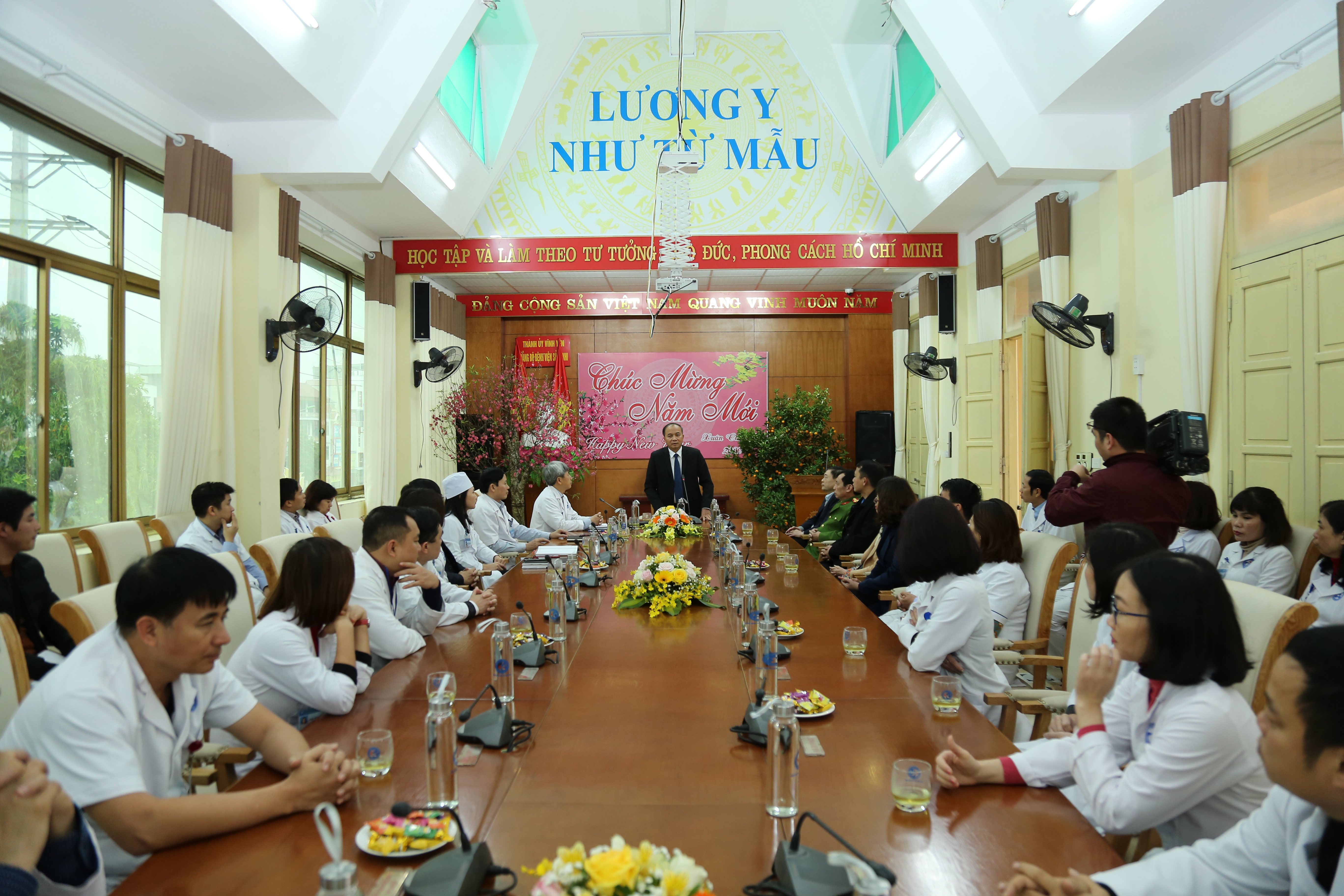 ĐOÀN LÃNH ĐẠO TỈNH THĂM VÀ CHÚC TẾT BỆNH VIỆN SẢN NHI VĨNH PHÚC