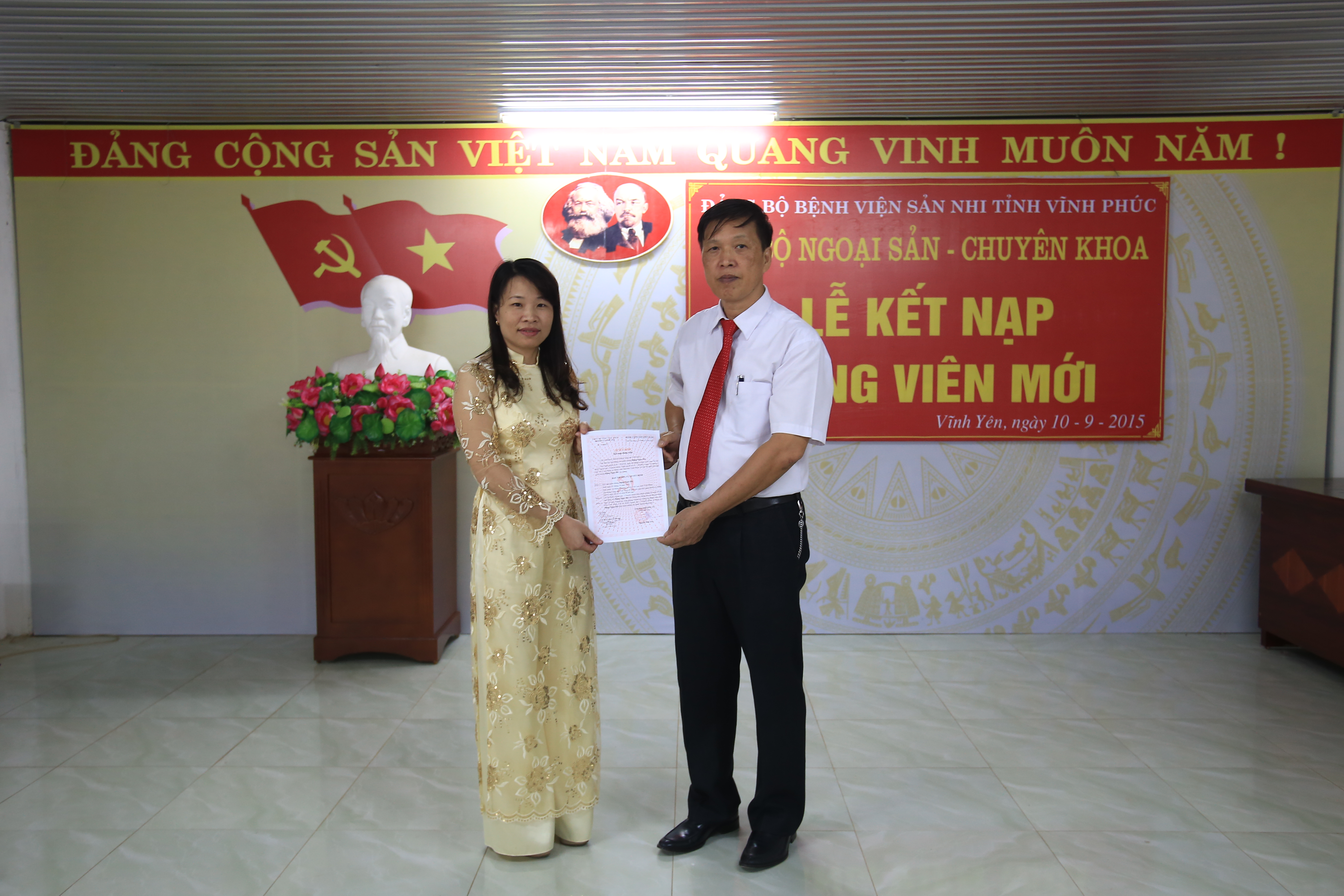 Chi bộ Ngoại sản – Chuyên khoa tổ chức Lễ kết nạp Đảng viên mới.