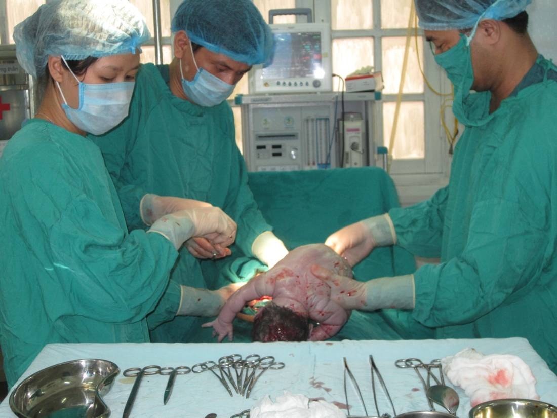 Thông tư liên tịch số 37/2015/TTLT-BYT-BTC ngày 29 tháng 10 năm 2015 của liên Bộ Y tế và Bộ tài chính quy định thống nhất giá dịch vụ khám bệnh, chữa bệnh bảo hiểm y tế giữa các bệnh viện cùng hạng trên toàn quốc.