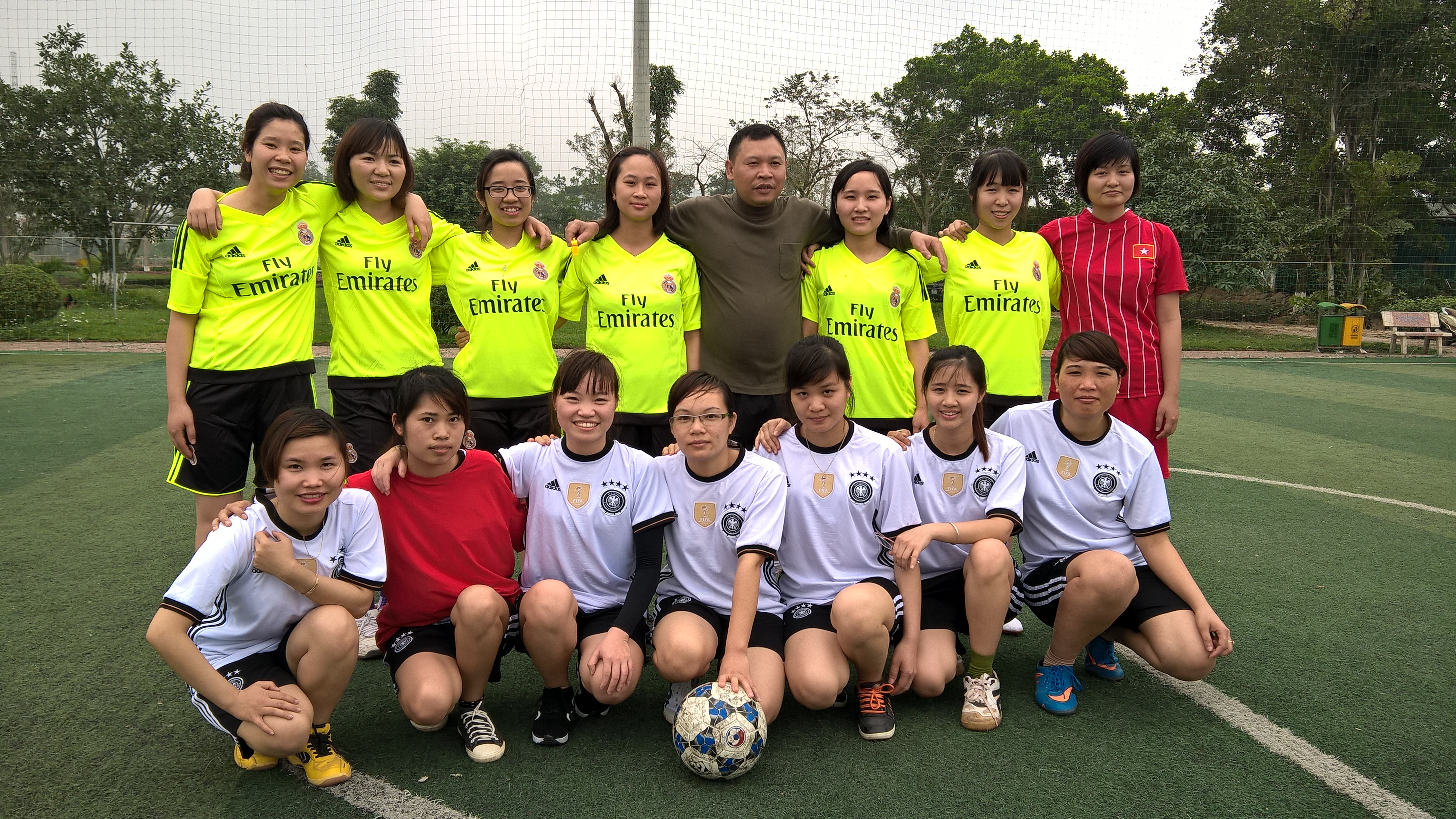 Đoàn Bệnh viện Sản-Nhi Vĩnh Phúc tổ chức giải bóng đá nữ, giải kéo co chào mừng 85 năm Ngày thành lập Đoàn TNCS Hồ Chí Minh (26/3/1931 – 26/3/2016)