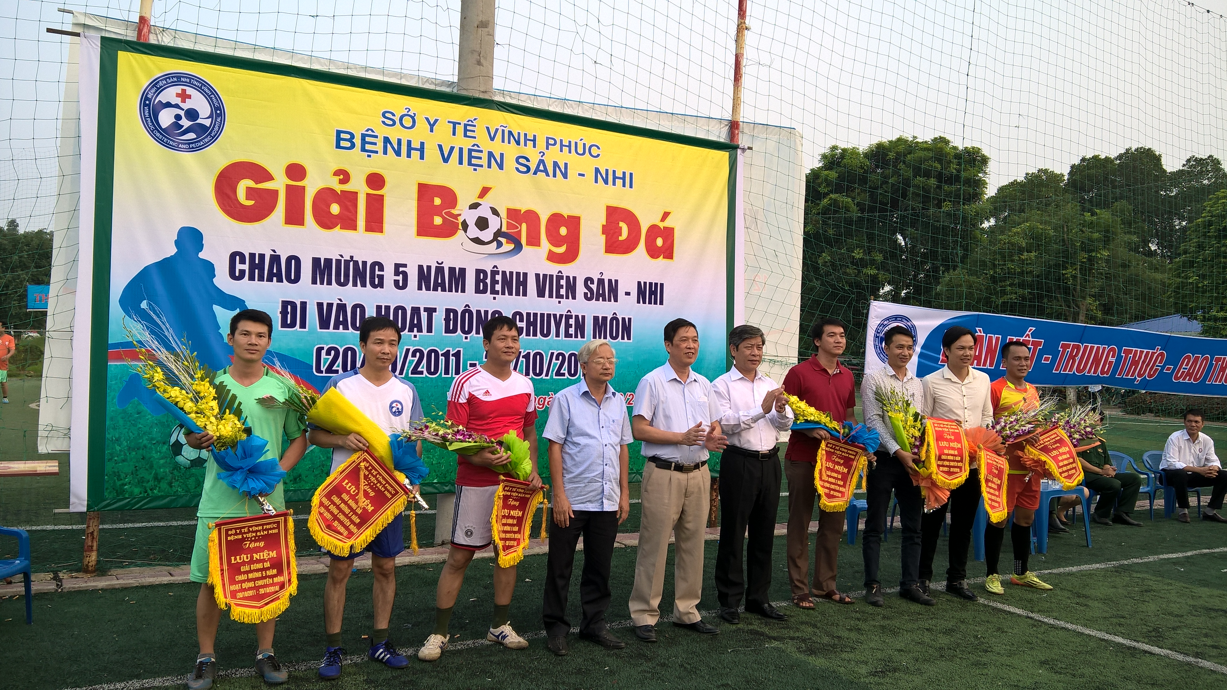Khai mạc giải bóng đá chào mừng 5 năm Bệnh viện Sản-Nhi Vĩnh Phúc đi vào hoạt động chuyên môn (20/10/2011-20/10/2016)