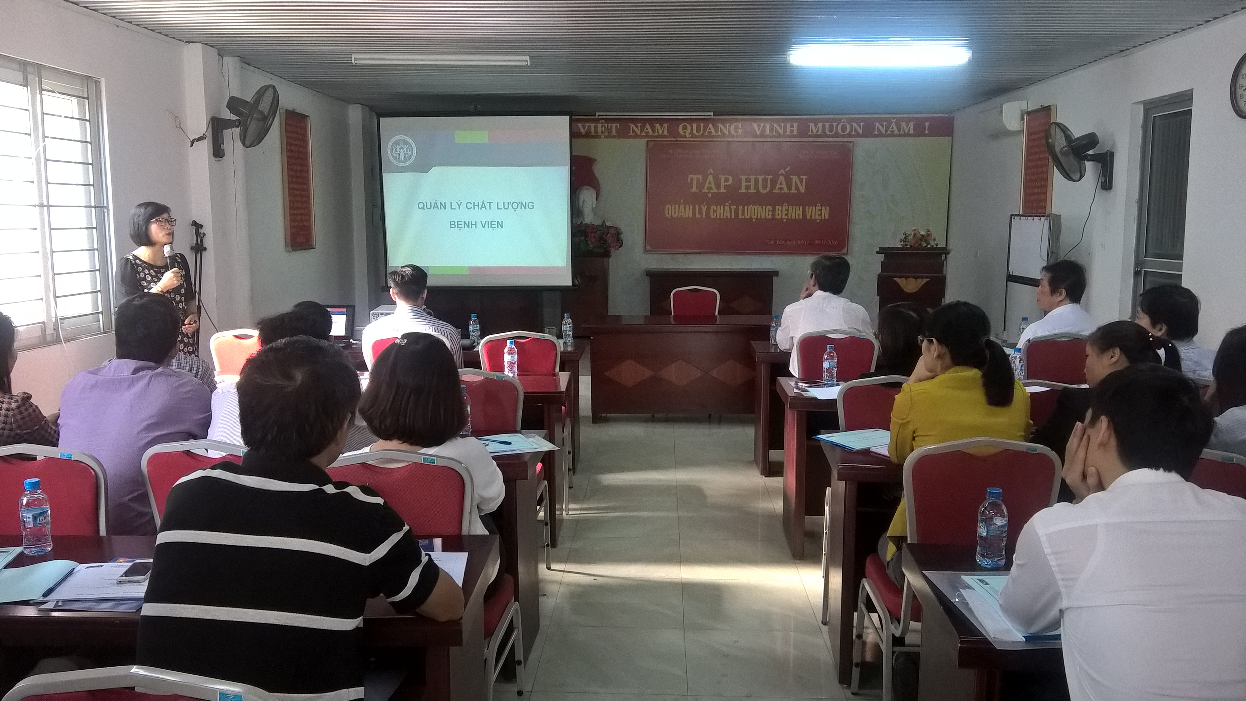 Bệnh viện Sản – Nhi Vĩnh Phúc phối hợp Trường Đại học Y Hà Nội tổ chức lớp tập huấn về Quản lý chất lượng Bệnh viện