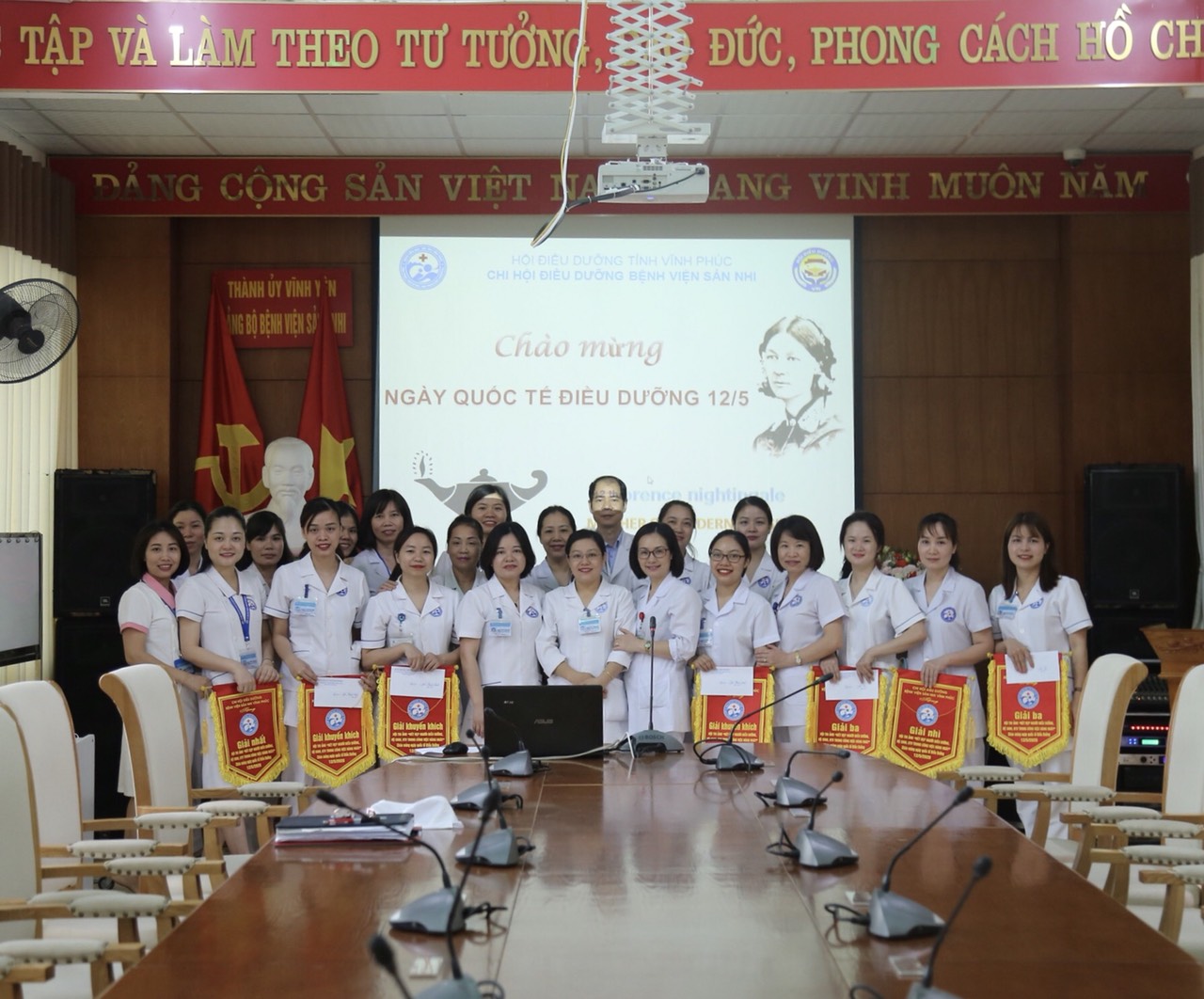 KỶ NIỆM NGÀY QUỐC TẾ ĐIỀU DƯỠNG 12/5 VÀ TRAO GIẢI HỘI THI  “Nét đẹp người Điều dưỡng, Hộ sinh, Kỹ thuật viên trong công việc hàng ngày”