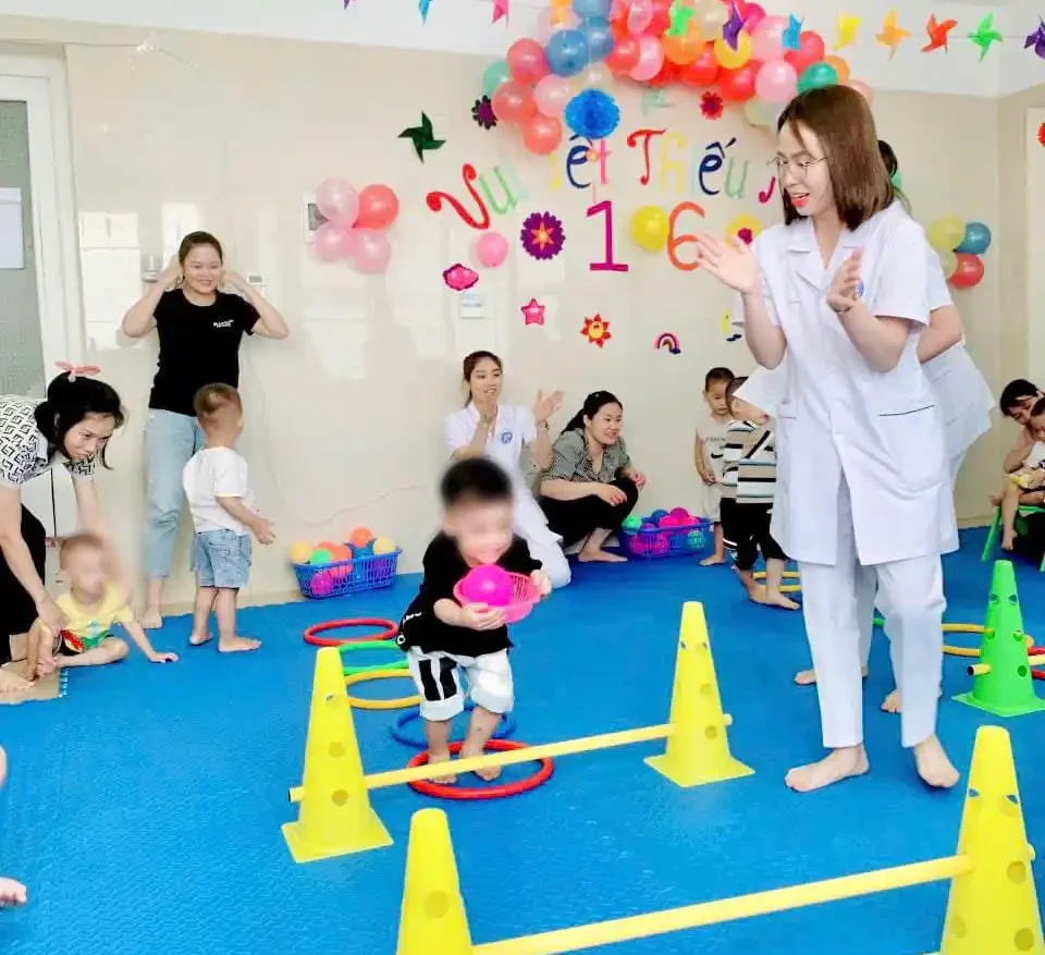 Bài tập vận động thô theo nhóm.