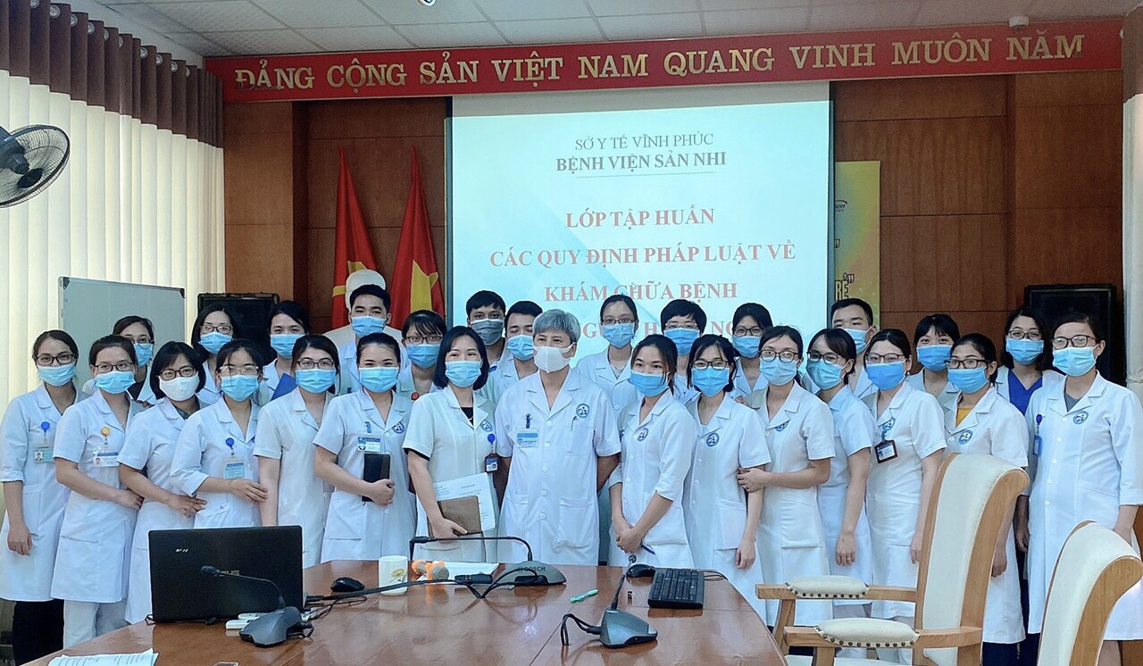ĐÀO TẠO CHUYÊN MÔN, NGHIỆP VỤ CHO ĐỘI NGŨ BÁC SĨ MỚI – “CHÌA KHÓA” NÂNG CAO CHẤT LƯỢNG BỆNH VIỆN