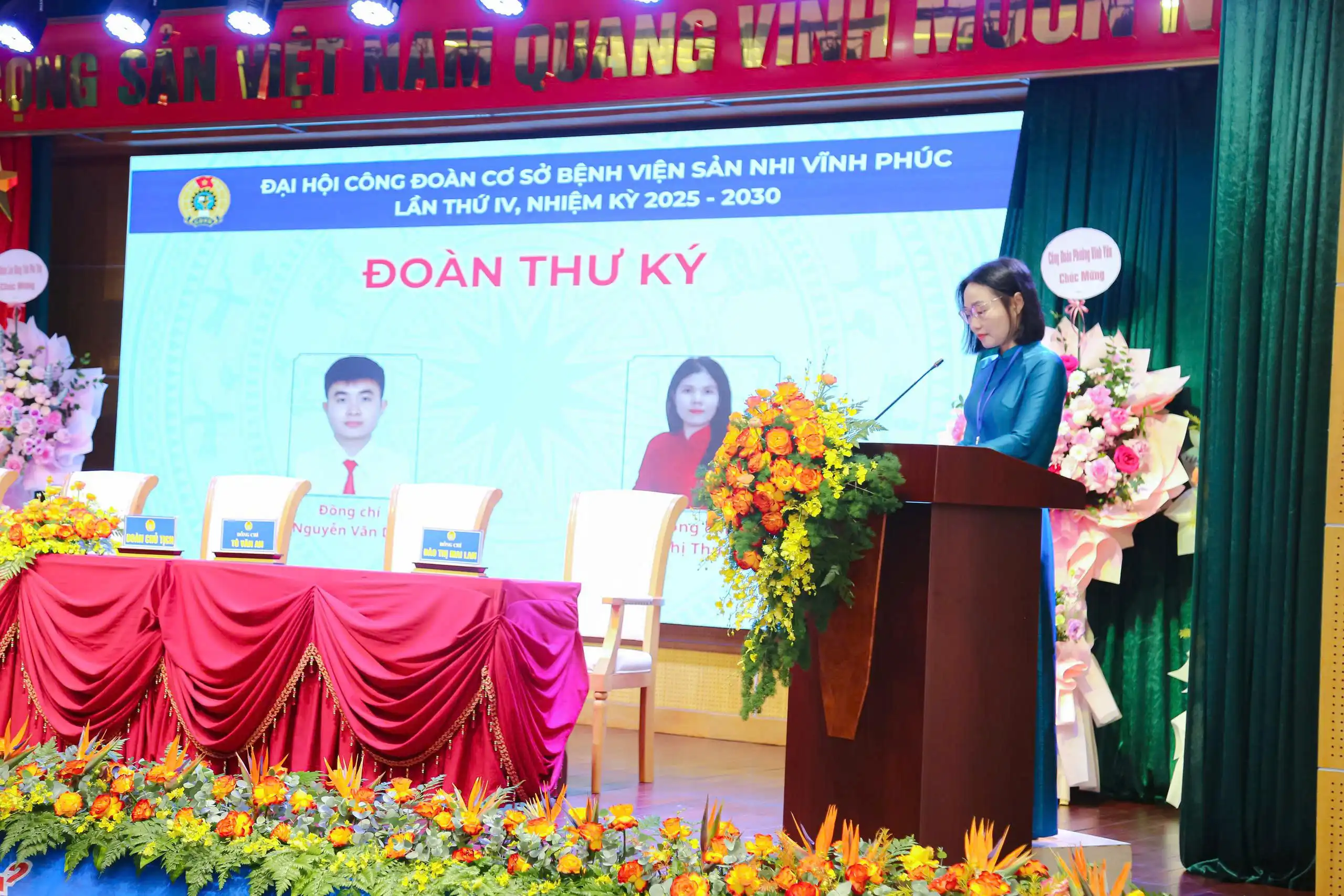 Đ/c Đào Thị Mai Lan - Ủy viên BCH báo cáo góp ý dự thảo văn kiện ĐHCĐ tỉnh Phú Thọ lần thứ I và điều lệ Công đoàn Việt Nam.