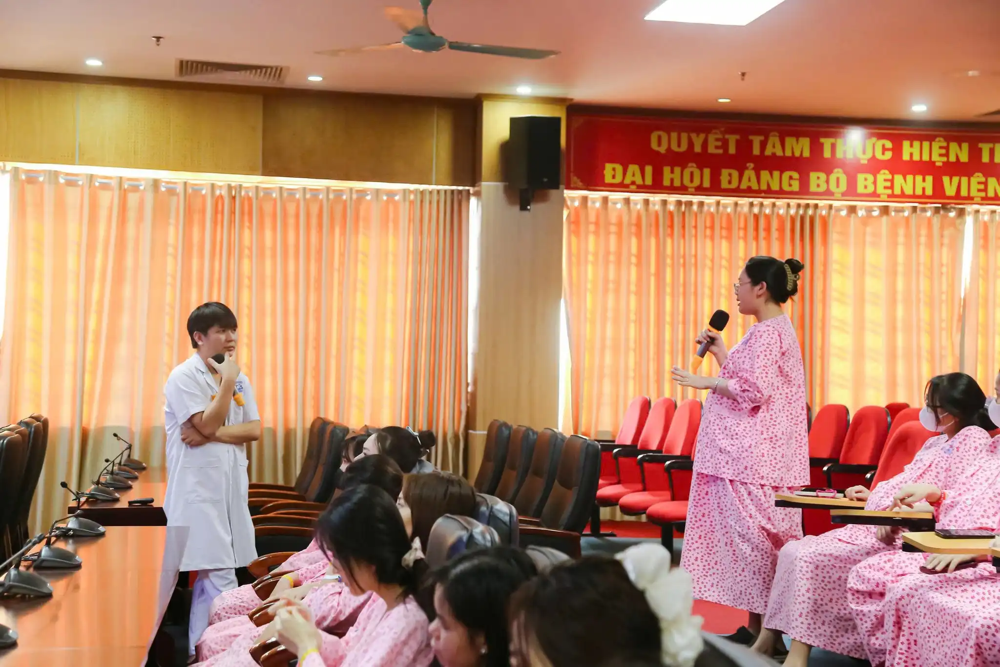 BS. Trần Văn Thức - Khoa Sơ sinh chia sẻ về chủ đề "Chăm sóc trẻ sơ sinh sinh non"