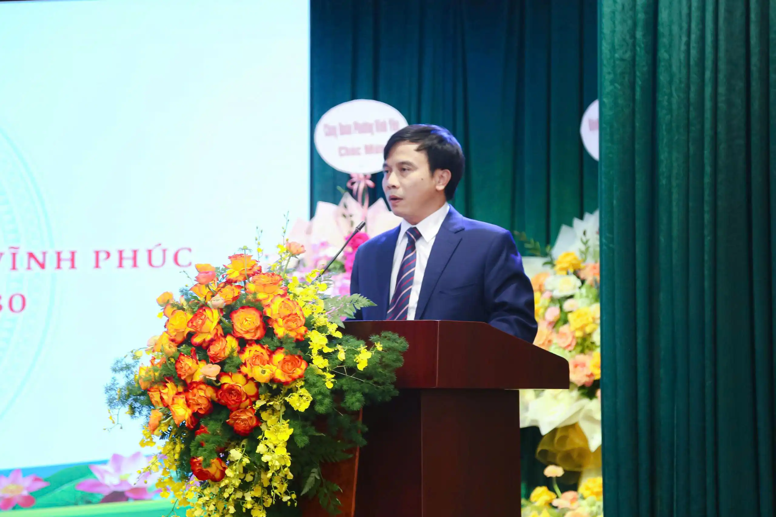 Đ/c Tô Quang Hưng - Giám đốc Bệnh viện, Bí thư Đảng ủy phát biểu chỉ đạo tại Đại hội.