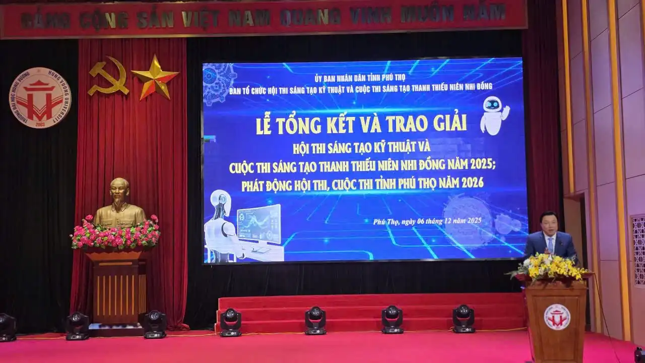 Bệnh viện Sản Nhi Vĩnh Phúc đạt 01 Giải Ba Hội thi Sáng tạo kỹ thuật tỉnh Phú Thọ 2025. 1 GS. TS Y học. Nguyễn Huy Ngọc - Phó Chủ tịch Uỷ ban nhân dân tỉnh Phú Thọ - Trưởng ban tổ chức phát biểu tại buổi Lễ.