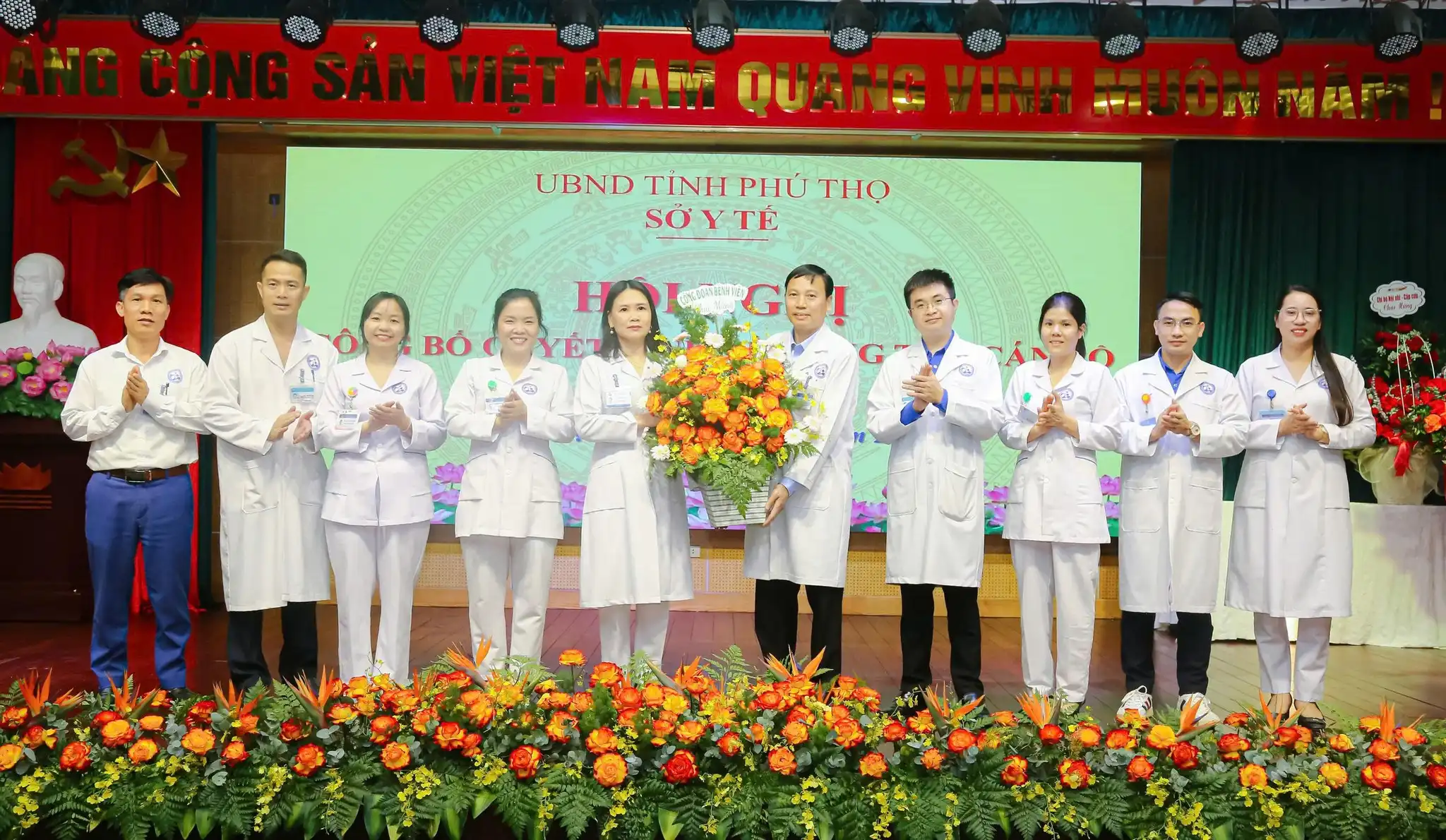 Công đoàn Bệnh viện chúc mừng