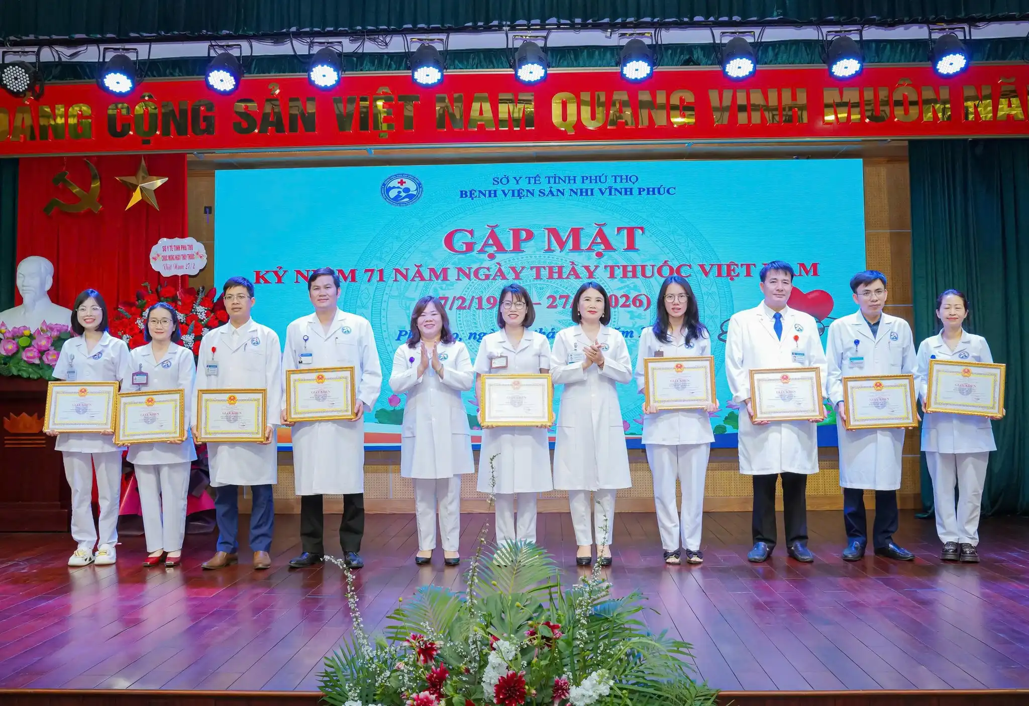 Bệnh viện Sản Nhi Vĩnh Phúc long trọng tổ chức gặp mặt kỷ niệm 71 năm Ngày Thầy thuốc Việt Nam (27/2/1955 – 27/2/2026) 9 Giấy khen SYT cho 11 tập thể