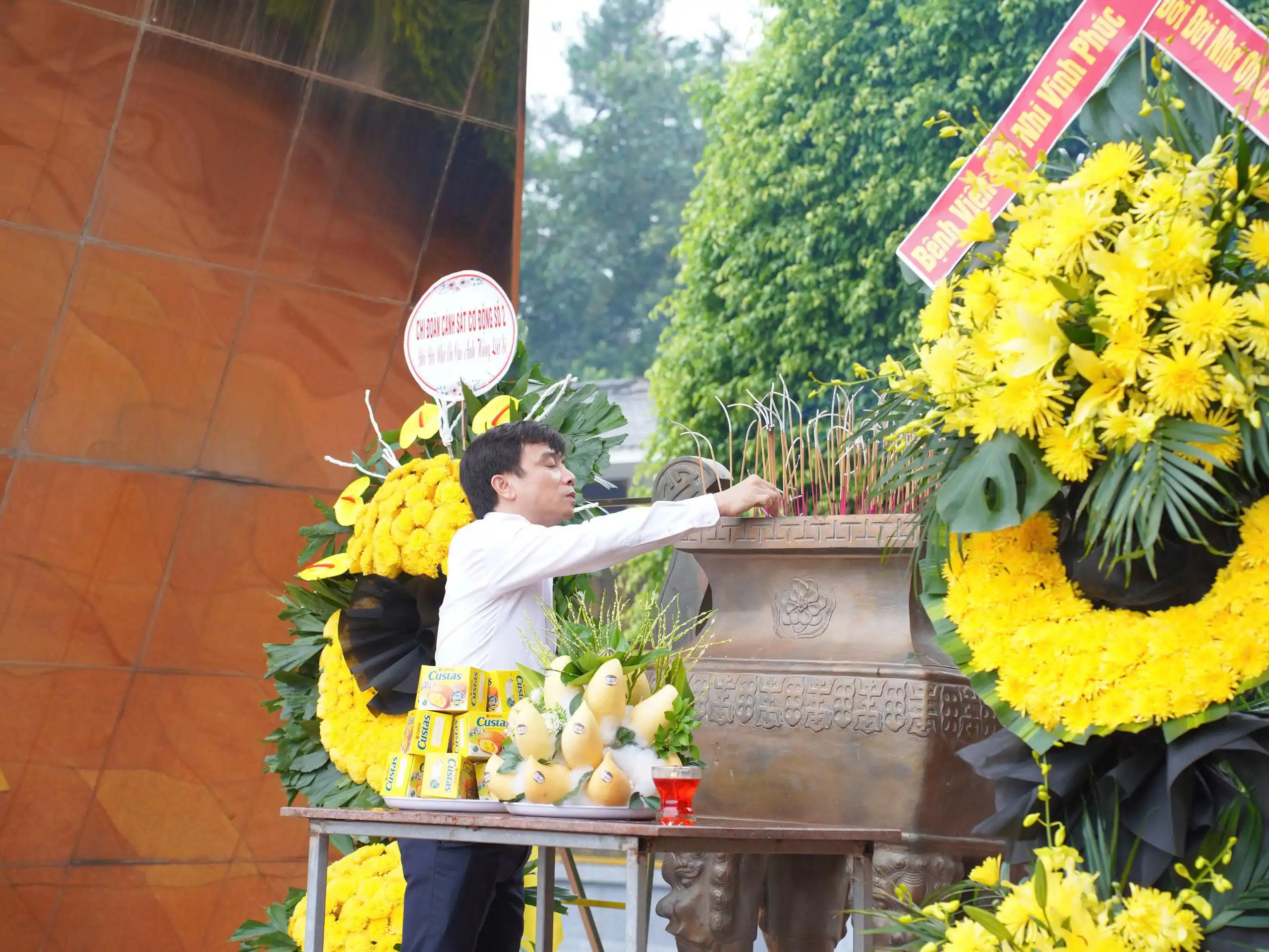 Bệnh viện Sản Nhi Vĩnh Phúc tri ân nhân kỷ niệm 79 năm Ngày Thương binh - Liệt sĩ (27/7/1947 – 27/7/2026) 1 1785143144800 8547435195863083208 g963198900079824907 4d8c3631d4ad224062e19f80547bd1ba