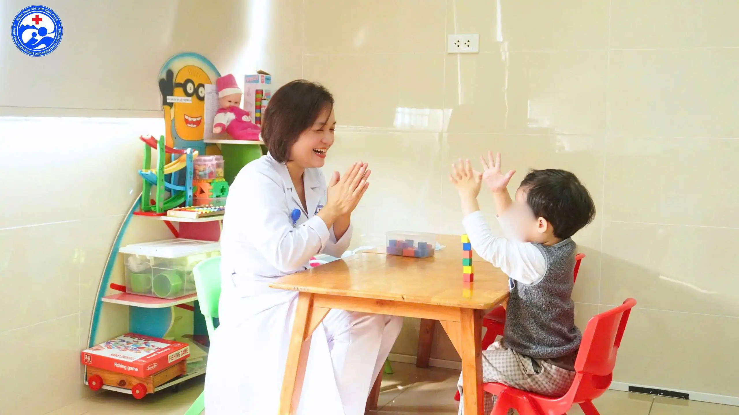 Phát hiện sớm – Mở ra cơ hội hòa nhập cho trẻ tự kỷ 1 Phát hiện sớm – Mở ra cơ hội hòa nhập cho trẻ tự kỷ