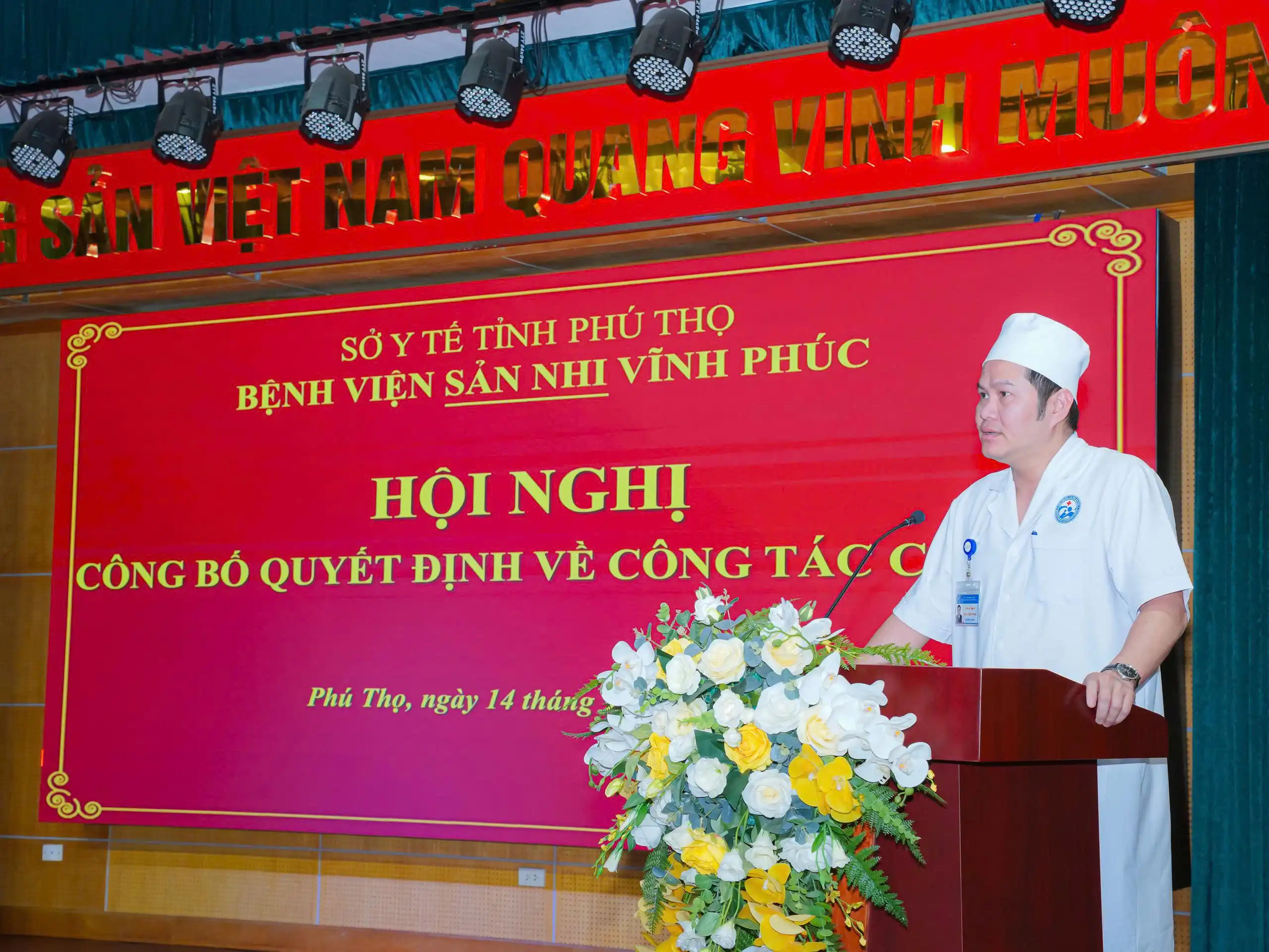 Hội nghị công bố Quyết định về Công tác cán bộ 3 TS.BS. Đặng Tiến Ngọc phát biểu nhận nhiệm vụ.