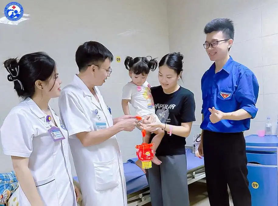 Trung thu 2026 Tại Bệnh viện Sản Nhi Vĩnh Phúc: Kết nối sẻ chia, lan tỏa yêu thương. 12 1790309272360 8547435195863083208 g963198900079824907 b5a819180affb19f38aac13c767b3c4d