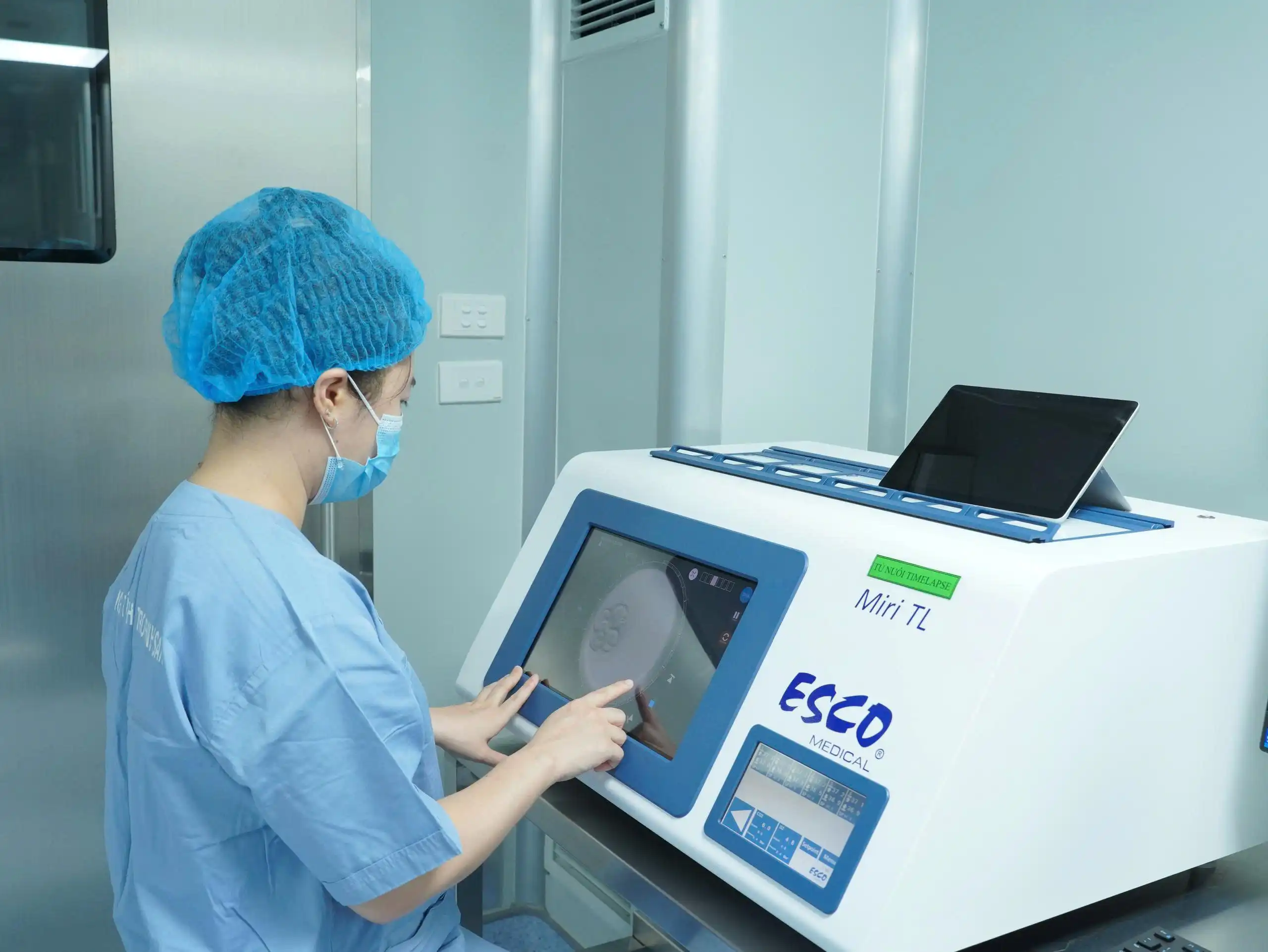 Phòng Labo IVF - Trái tim của hành trình thụ tinh trong ống nghiệm 2 Timelapse